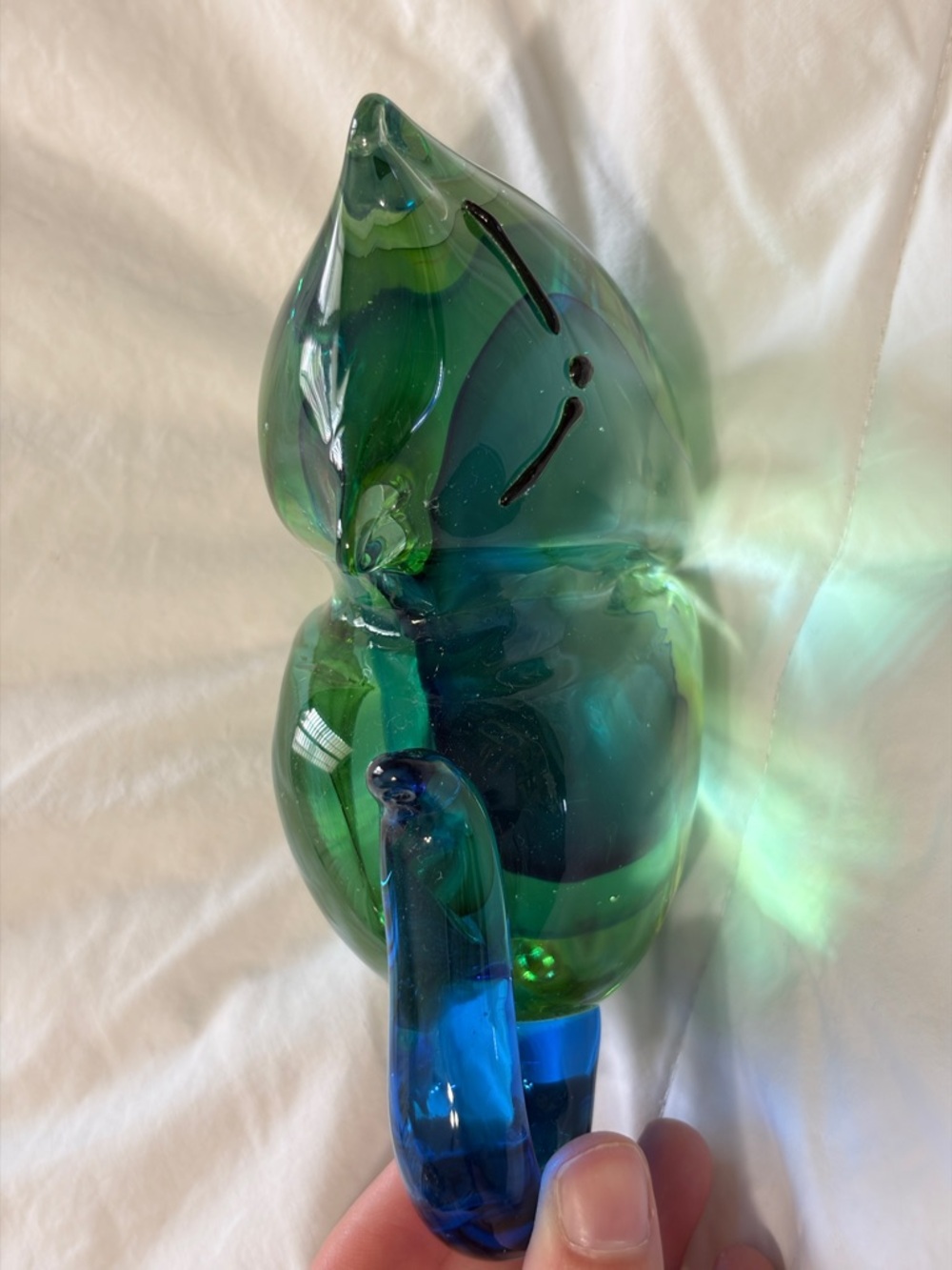 GLASS 5.5โ CAT PAPERWEIGHT - Picture 3 of 6